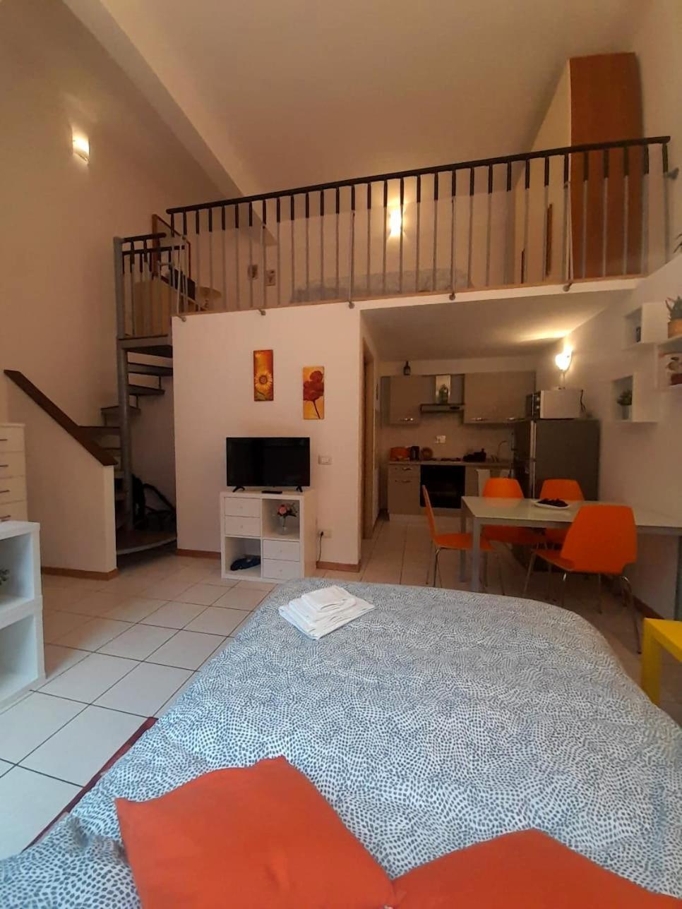 Gemme Fiorentine Apartments In Front Of The Train Station 5 Minutes From The Centre Free Parking Firenze Kültér fotó